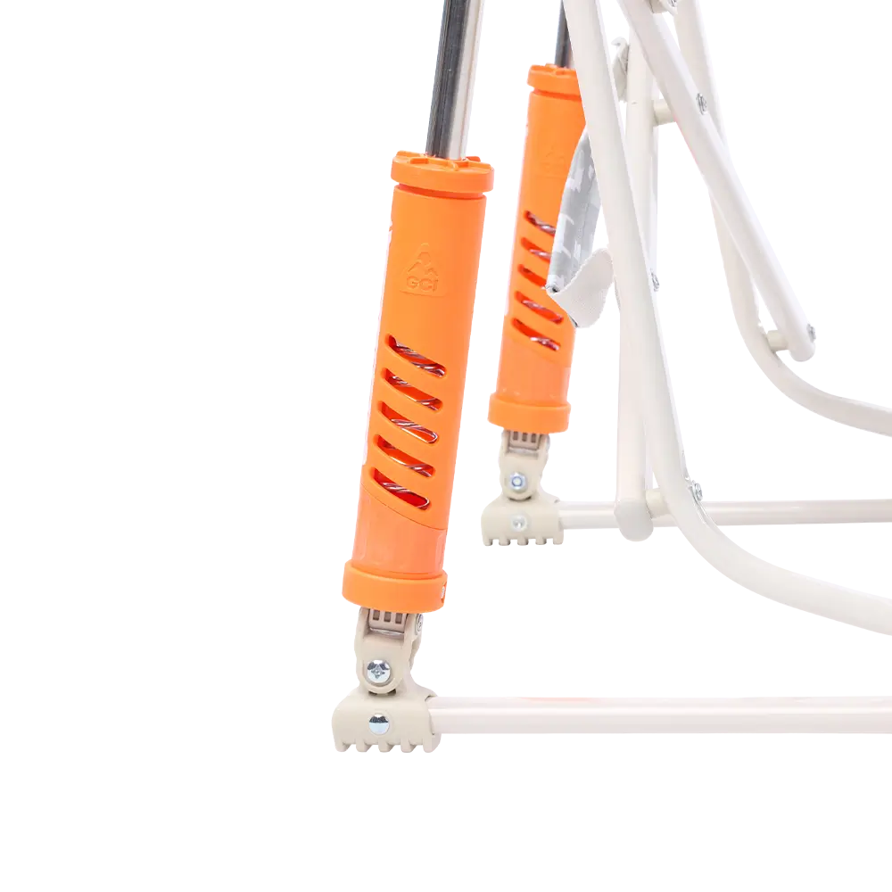 Spring-Action shocks on the snow camo Freestyle Rocker Elite.