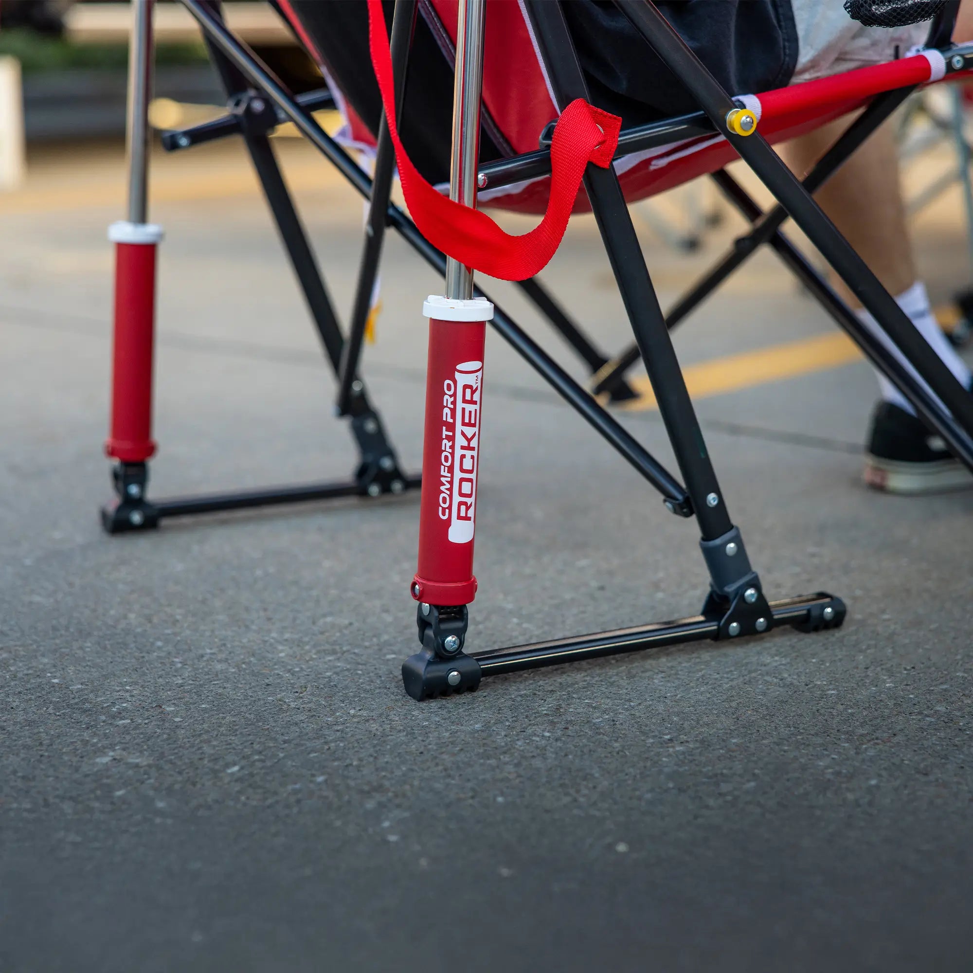 An upclose angle of the spring action rocking technology on the Nebraska Huskers Comfort Pro Rocker. 