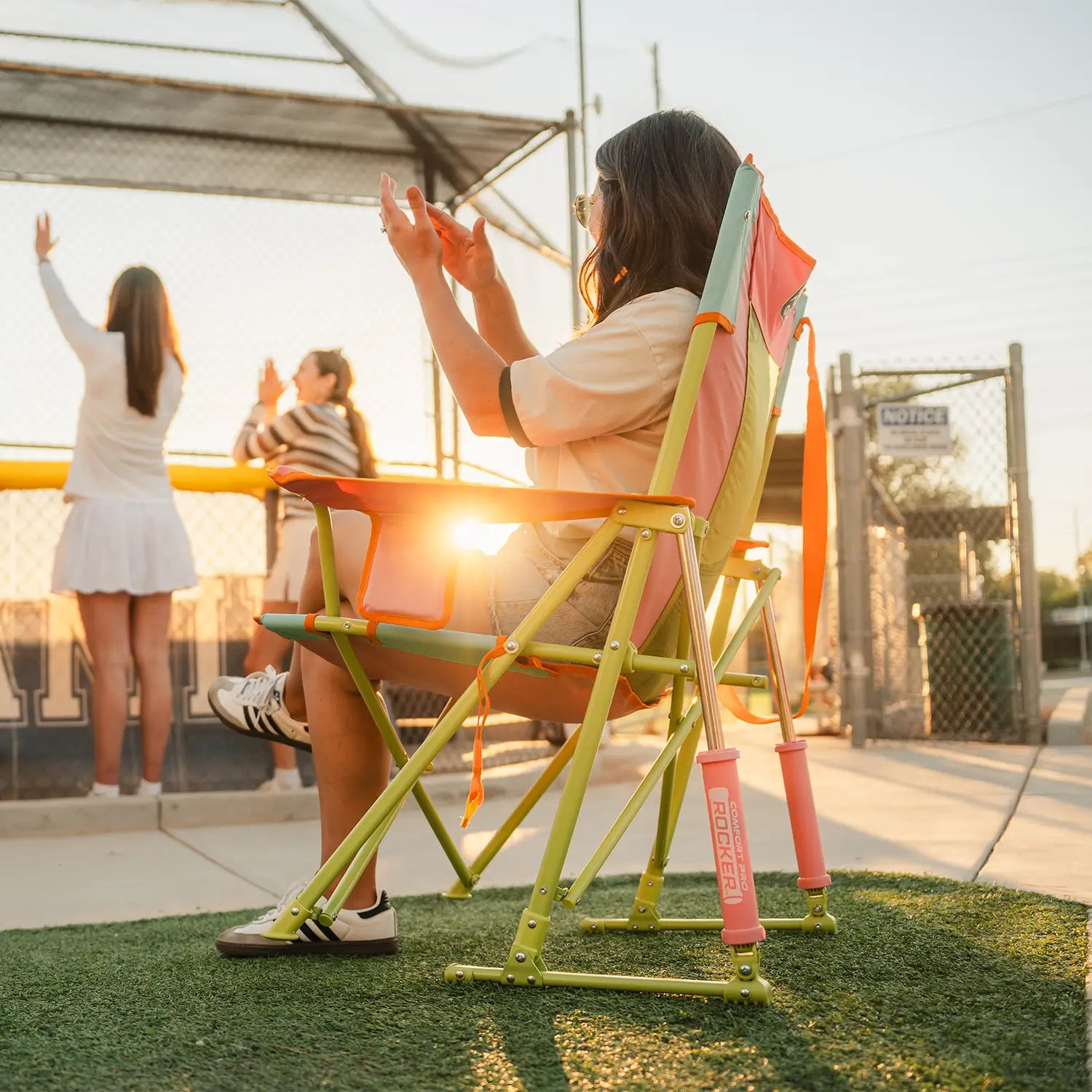 An overview video of the Comfort Pro Rocker. 